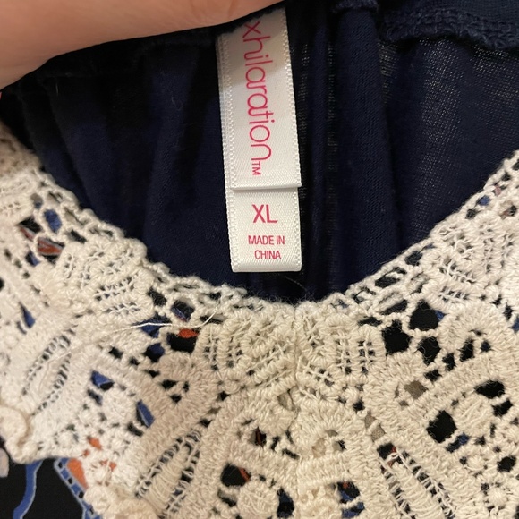 Xhilaration Razor Back Tank - Picture 3 of 3